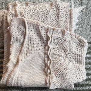 LC Lauren Conrad Cream Knit Sweater.  Size 2X.  Like new.